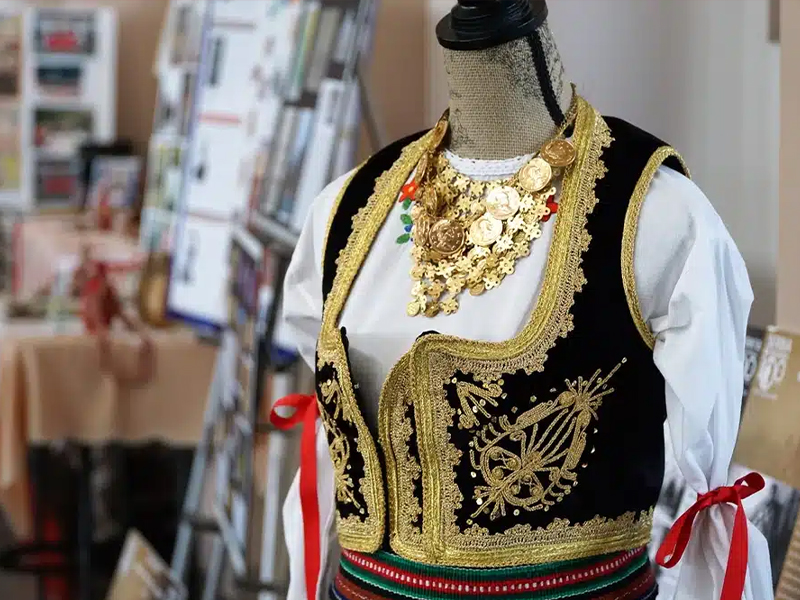 A traditional Serbian outfit on a mannequin